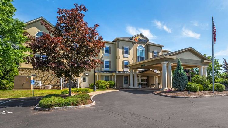 Comfort Inn and Suites Hadley Exterior