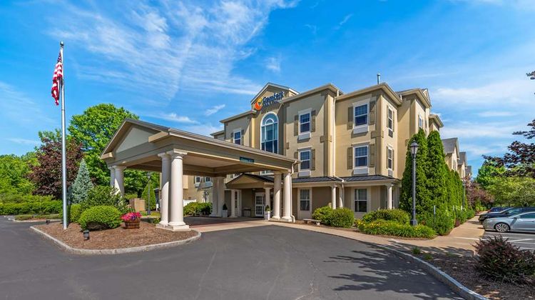 Comfort Inn and Suites Hadley Exterior