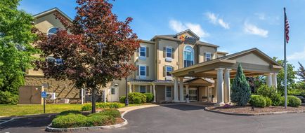 Comfort Inn and Suites Hadley Exterior