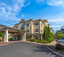 Comfort Inn and Suites Hadley Exterior