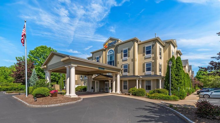 Comfort Inn and Suites Hadley Exterior