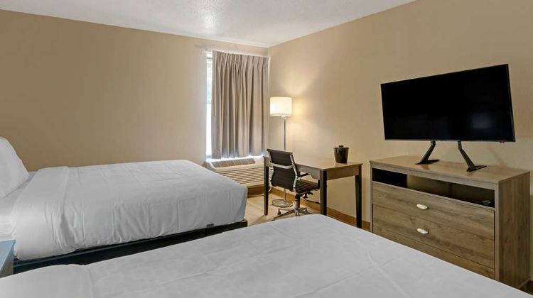 Suburban Studios Raleigh North Room