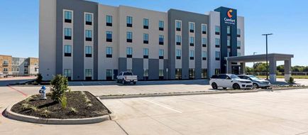 Comfort Inn and Suites Balch Springs Exterior