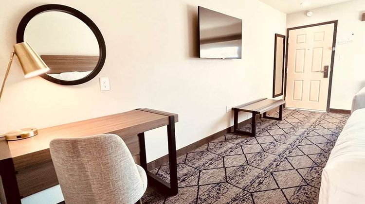 Ramada by Wyndham Modesto Room