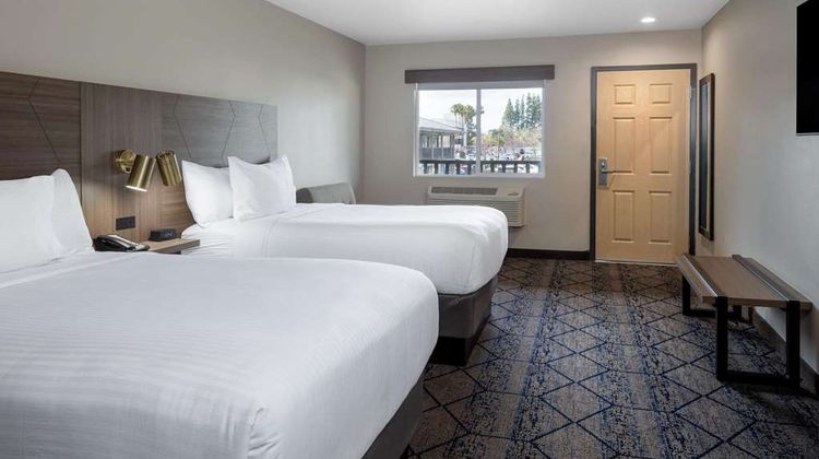 Ramada by Wyndham Modesto Suite