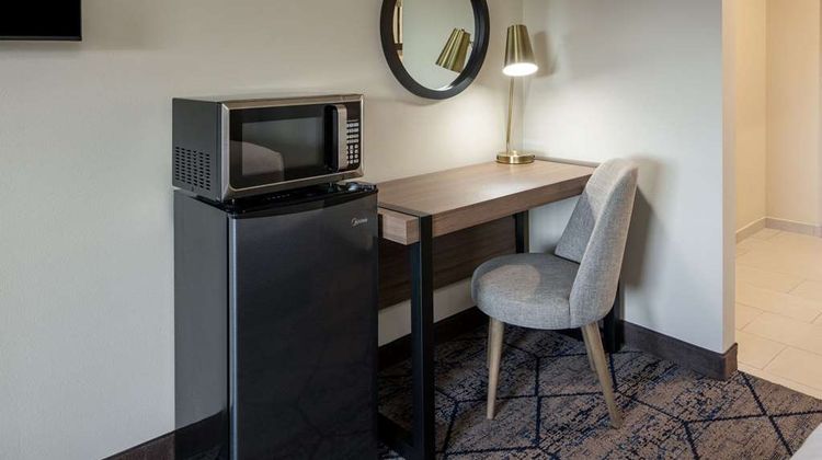 Ramada by Wyndham Modesto Suite