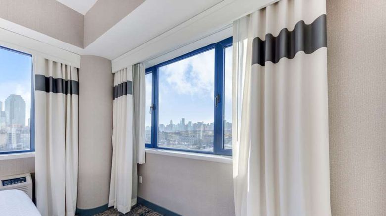 <b>Vista LIC Hotel, BW Premier Collection Suite</b>. Images powered by <a href="https://iceportal.shijigroup.com/" title="IcePortal" target="_blank">IcePortal</a>.