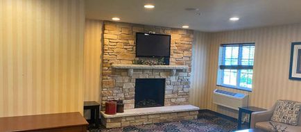 AmericInn by Wyndham Oshkosh Lobby