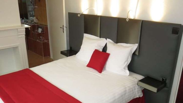 Belle Hotel Room
