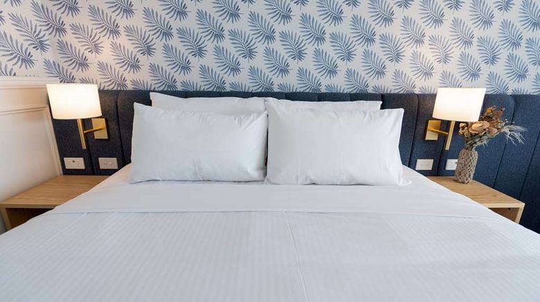 <b>The Beachcomber Hotel & Resort Room</b>. Images powered by <a href="https://iceportal.shijigroup.com/" title="IcePortal" target="_blank">IcePortal</a>.