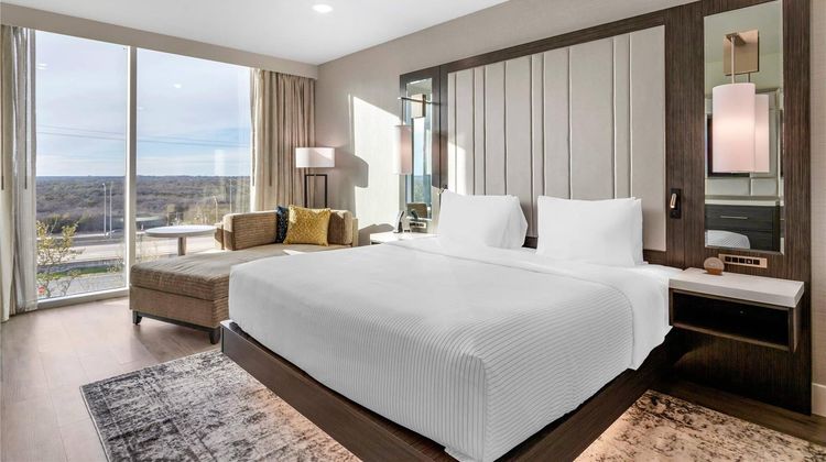Cambria Hotel Uptown near the Domain Suite