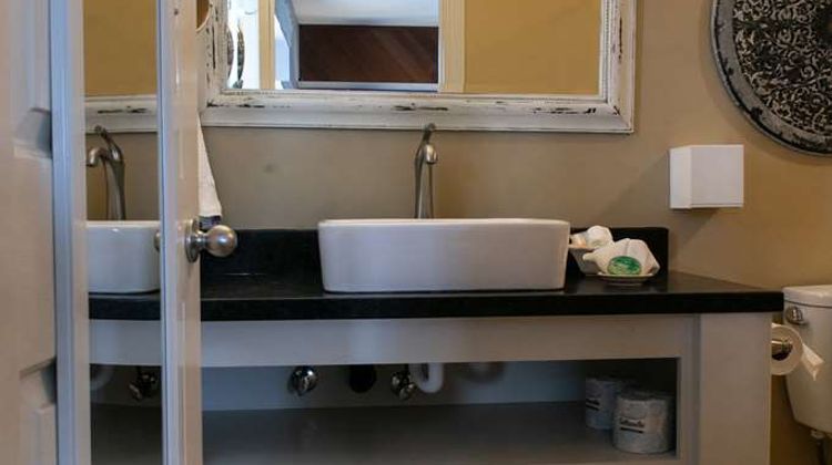 J Patrick House & Inn Room