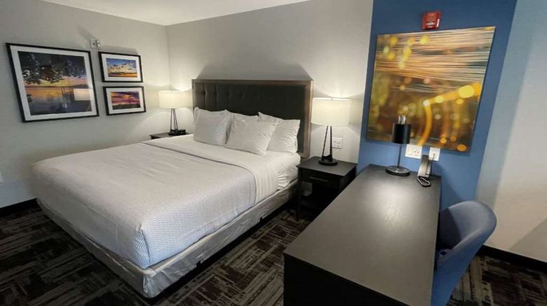 <b>La Quinta Inn & Suites near Notre Dame Suite</b>. Images powered by <a href="https://iceportal.shijigroup.com/" title="IcePortal" target="_blank">IcePortal</a>.