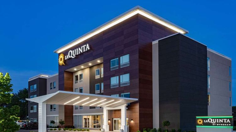 La Quinta Inn & Suites near Notre Dame Exterior