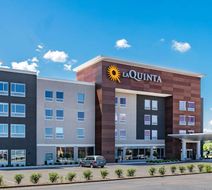 La Quinta Inn & Suites near Notre Dame Exterior