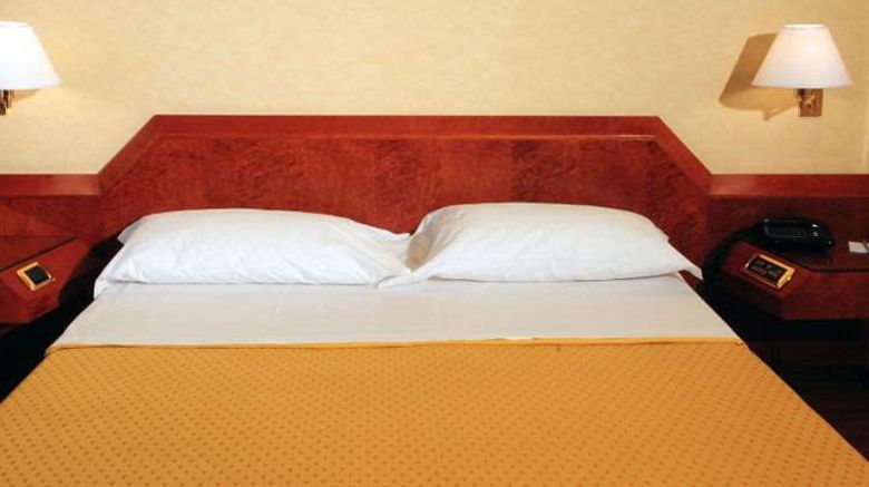 <b>Grand Hotel San Marino Room</b>. Images powered by <a href="https://iceportal.shijigroup.com/" title="IcePortal" target="_blank">IcePortal</a>.