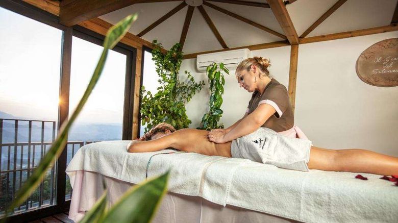 <b>Grand Hotel San Marino Health</b>. Images powered by <a href="https://iceportal.shijigroup.com/" title="IcePortal" target="_blank">IcePortal</a>.