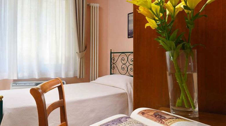 <b>Hotel Titano Room</b>. Images powered by <a href="https://iceportal.shijigroup.com/" title="IcePortal" target="_blank">IcePortal</a>.
