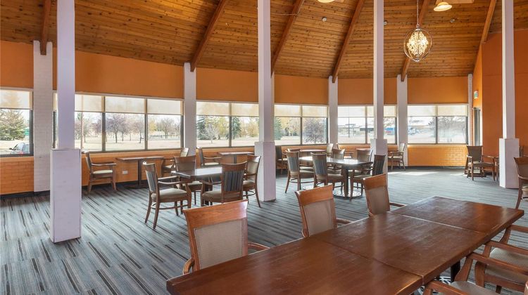 Clarion Pointe Medicine Hat Restaurant