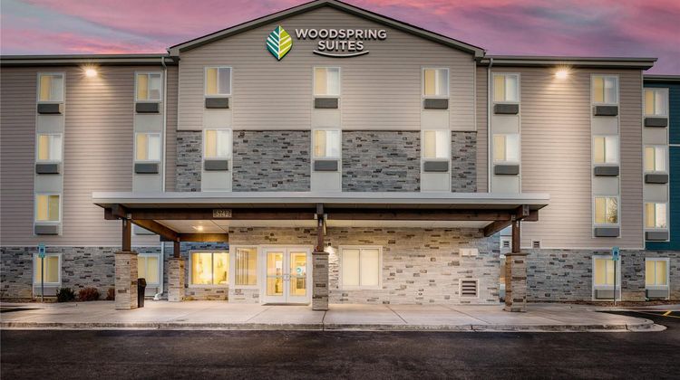 WoodSpring Suites Gurnee-North Chicago Exterior