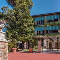 Augustus Hotel & Resort