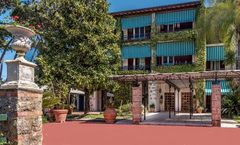 Augustus Hotel & Resort