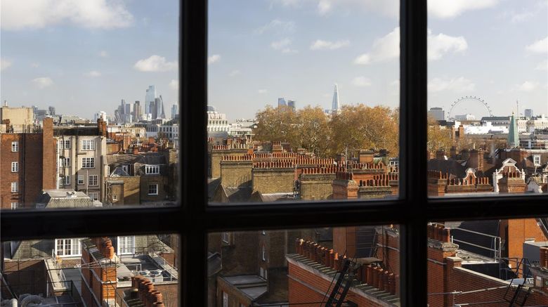 <b>Grosvenor House Suites Suite</b>. Images powered by <a href="https://iceportal.shijigroup.com/" title="IcePortal" target="_blank">IcePortal</a>.