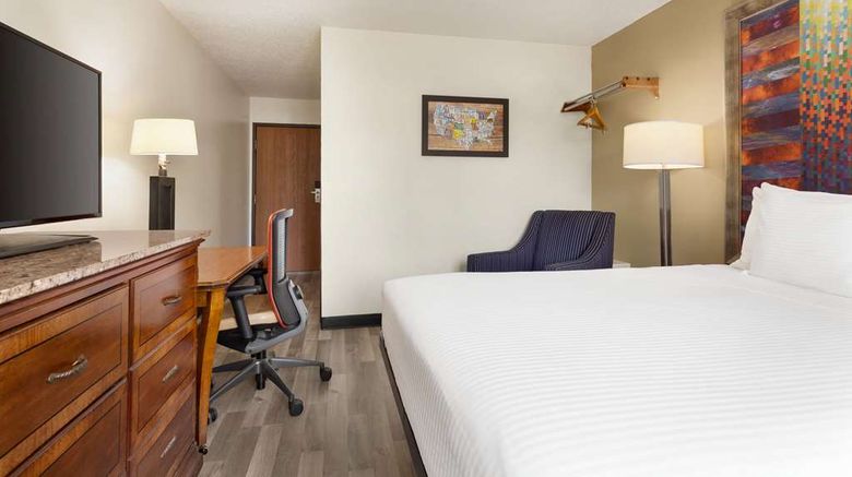 <b>Baymont by Wyndham Hutchinson Room</b>. Images powered by <a href="https://iceportal.shijigroup.com/" title="IcePortal" target="_blank">IcePortal</a>.