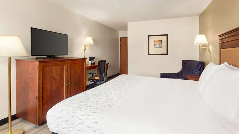 <b>Baymont by Wyndham Hutchinson Room</b>. Images powered by <a href="https://iceportal.shijigroup.com/" title="IcePortal" target="_blank">IcePortal</a>.