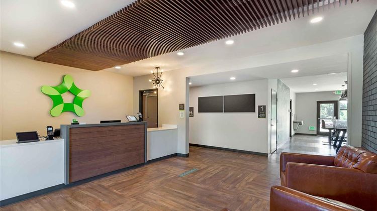 Extended Stay America Premier Suites Lobby