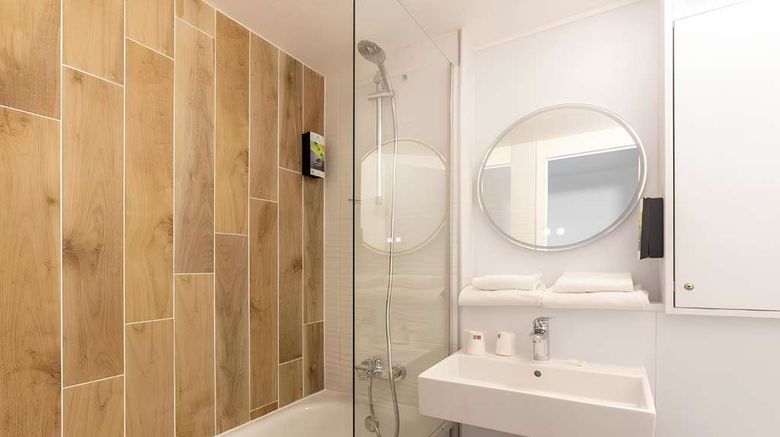 <b>Sure Hotel by Best Western Plaiser Room</b>. Images powered by <a href="https://iceportal.shijigroup.com/" title="IcePortal" target="_blank">IcePortal</a>.
