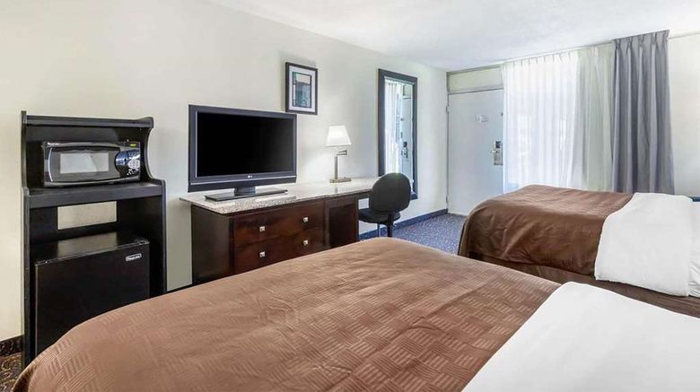 <b>Days Inn and Suites by Wyndham Oxford Room</b>. Images powered by <a href="https://iceportal.shijigroup.com/" title="IcePortal" target="_blank">IcePortal</a>.