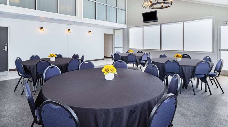 <b>Days Inn and Suites by Wyndham Oxford Meeting</b>. Images powered by <a href="https://iceportal.shijigroup.com/" title="IcePortal" target="_blank">IcePortal</a>.