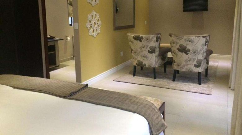 <b>Nut Grove Manor Room</b>. Images powered by <a href="https://iceportal.shijigroup.com/" title="IcePortal" target="_blank">IcePortal</a>.