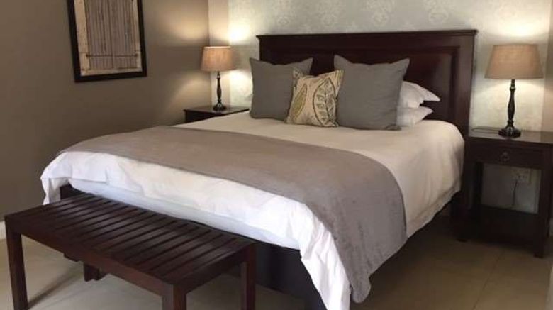 <b>Nut Grove Manor Room</b>. Images powered by <a href="https://iceportal.shijigroup.com/" title="IcePortal" target="_blank">IcePortal</a>.