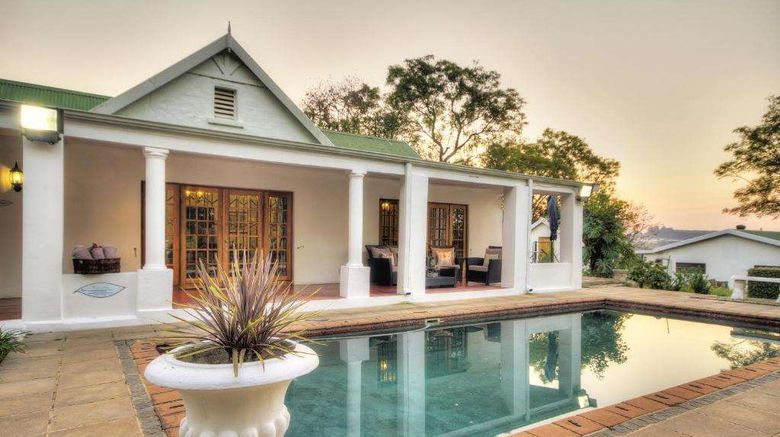 <b>Nut Grove Manor Pool</b>. Images powered by <a href="https://iceportal.shijigroup.com/" title="IcePortal" target="_blank">IcePortal</a>.