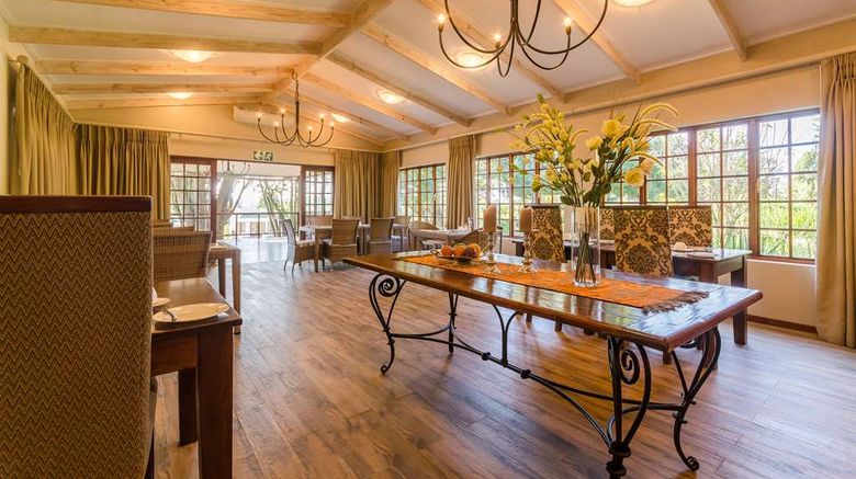<b>Nut Grove Manor Restaurant</b>. Images powered by <a href="https://iceportal.shijigroup.com/" title="IcePortal" target="_blank">IcePortal</a>.