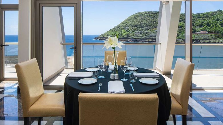<b>Angra Marina Hotel Restaurant</b>. Images powered by <a href="https://iceportal.shijigroup.com/" title="IcePortal" target="_blank">IcePortal</a>.