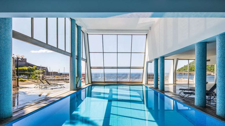 <b>Angra Marina Hotel Pool</b>. Images powered by <a href="https://iceportal.shijigroup.com/" title="IcePortal" target="_blank">IcePortal</a>.