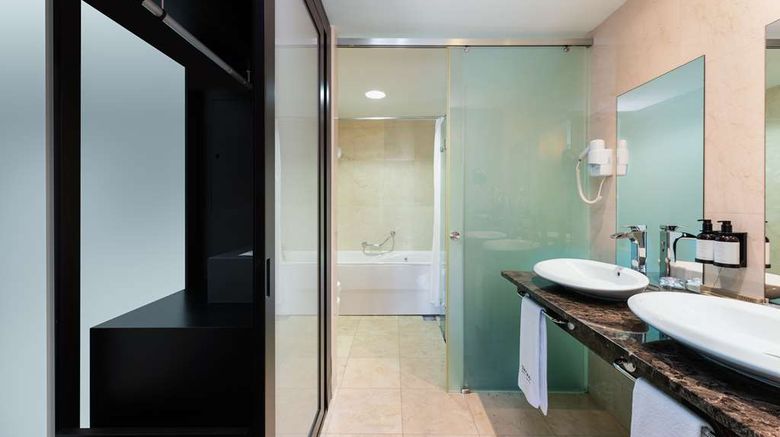 <b>Angra Marina Hotel Suite</b>. Images powered by <a href="https://iceportal.shijigroup.com/" title="IcePortal" target="_blank">IcePortal</a>.