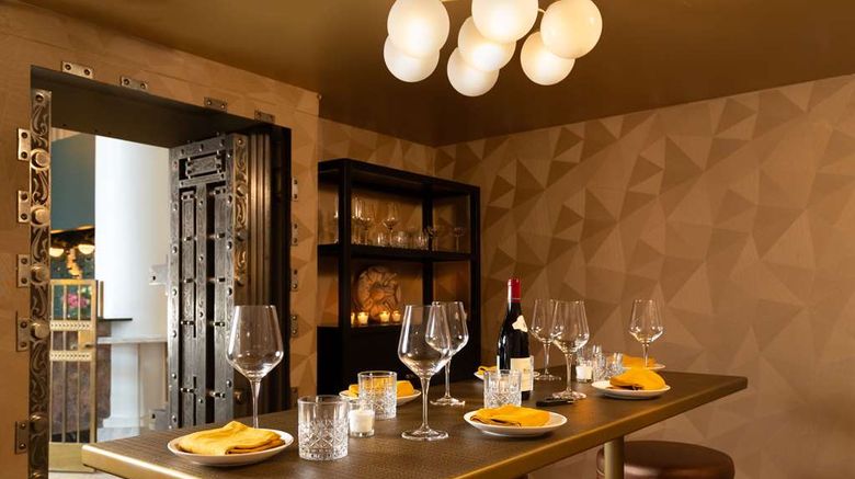 <b>The Liberty Trust Hotel Restaurant</b>. Images powered by <a href="https://iceportal.shijigroup.com/" title="IcePortal" target="_blank">IcePortal</a>.