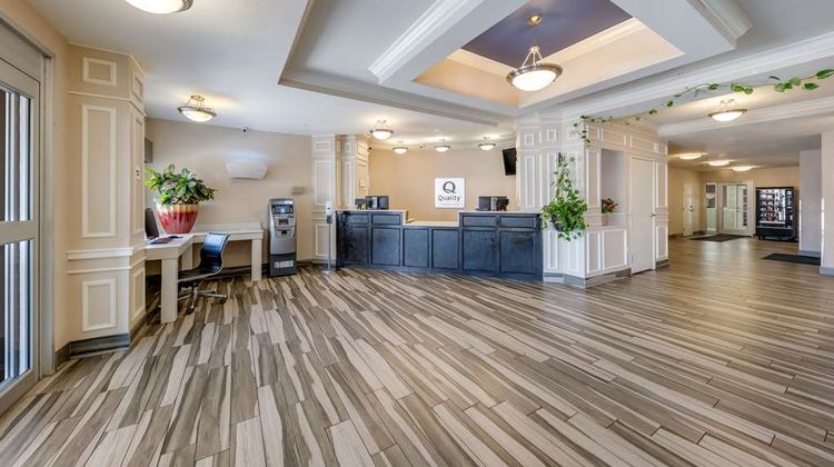 Quality Inn & Suites Lobby