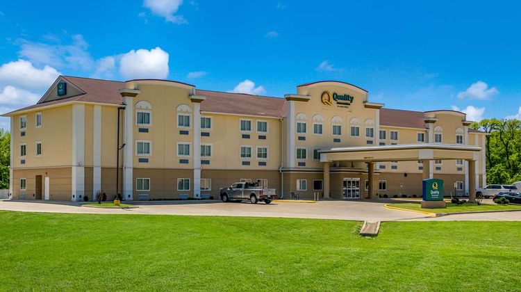 Quality Inn & Suites Exterior