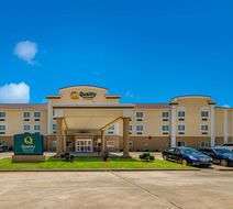 Quality Inn & Suites Exterior