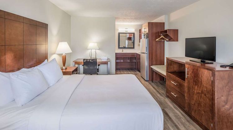 Suburban Studios Room