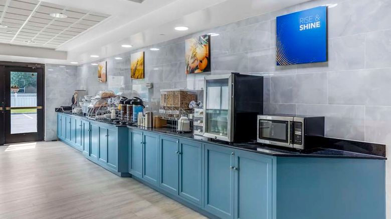 <b>Comfort Inn & Suites Voorhees Mt. Laurel Restaurant</b>. Images powered by <a href="https://iceportal.shijigroup.com/" title="IcePortal" target="_blank">IcePortal</a>.