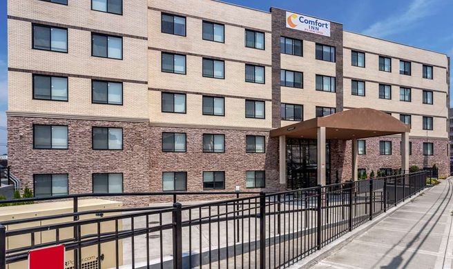 Comfort Inn JFK Airport Exterior
