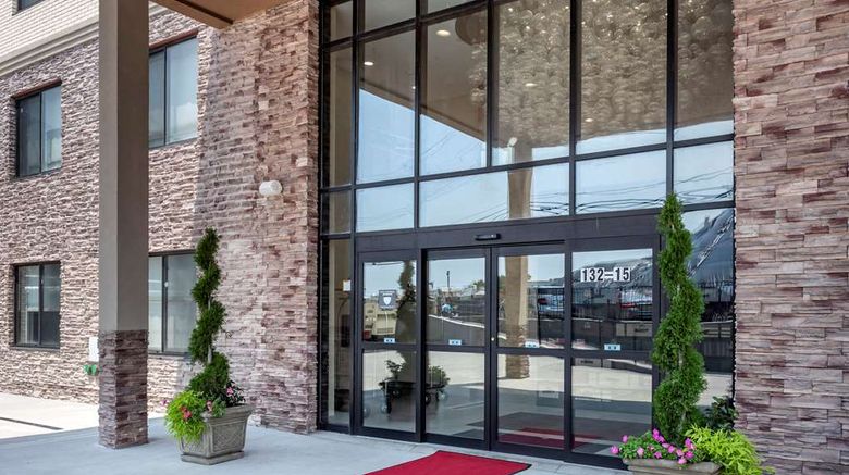 <b>Comfort Inn JFK Airport Exterior</b>. Images powered by <a href="https://iceportal.shijigroup.com/" title="IcePortal" target="_blank">IcePortal</a>.