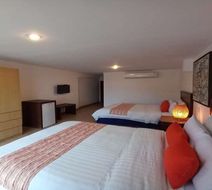 Howard Johnson by Wyndham Montanita Room