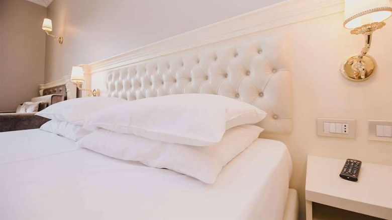 <b>Lot Boutique Hotel and Restaurant Room</b>. Images powered by <a href="https://iceportal.shijigroup.com/" title="IcePortal" target="_blank">IcePortal</a>.